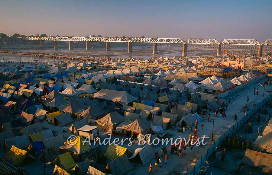  Tent camp along the Yamuna river 